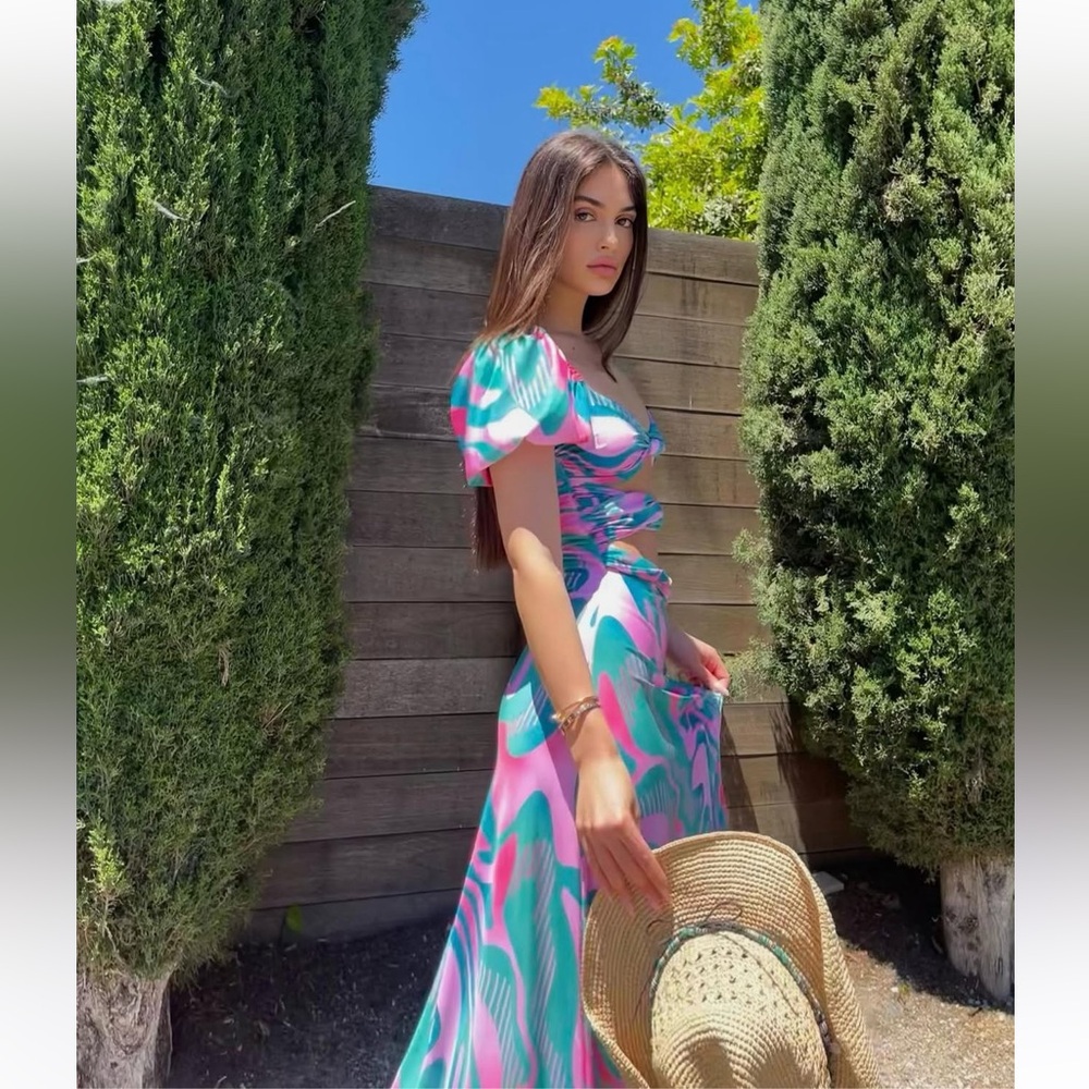 X REVOLVE Bali Dress in Multicolor
AGUA DENBITA
Color: Multicolor
